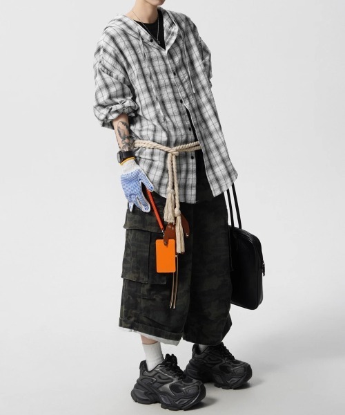 NEW GENTLEMAN(ニュージェントルマン)の「エレメントチェッカー オーバーサイズ シャツパーカー(シャツ/ブラウス・メンズ・ダークグレー/ホワイト/ネイビー・M/L)」の9枚目の写真