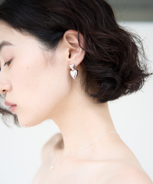 EDIT. FOR LULU(エディットフォールル)の「【Otiumberg./オティウムバーグ】 Heart Earings(ピアス(両耳用)・レディース・シルバー・FREE)」の2枚目の写真