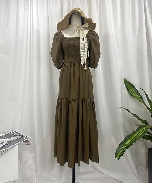 Girly Doll(ガーリードール)の「2wayオフショル シャーリングギャザーフレアワンピース(ワンピース・レディース・オフホワイト/ブラウン・FREE)」の21枚目の写真