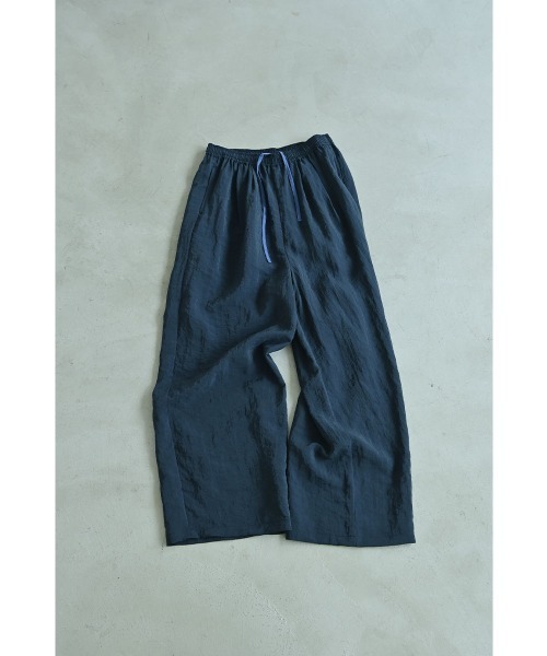 marjour(マージュール)の「SHEER RELAX PANTS(その他パンツ・レディース・ベージュ/ネイビー・M)」の10枚目の写真