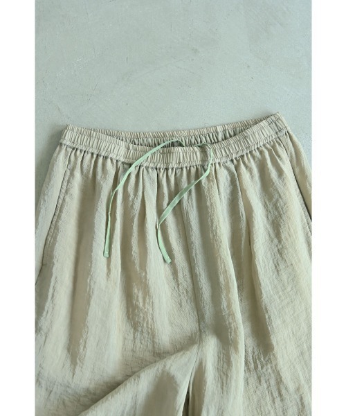 marjour(マージュール)の「SHEER RELAX PANTS(その他パンツ・レディース・ベージュ/ネイビー・M)」の13枚目の写真