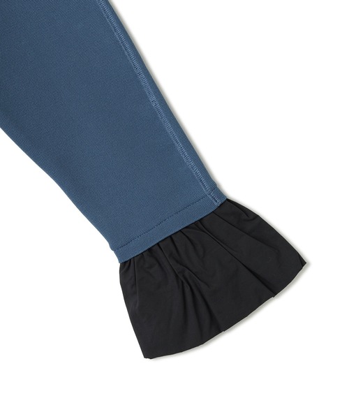 ADAM ET ROPE'(アダムエロペ)の「【サステナブル】フレアヘムニットワンピース /セレモニー対応(ワンピース・レディース・ブラック/ブルー系その他4・38/36)」の6枚目の写真