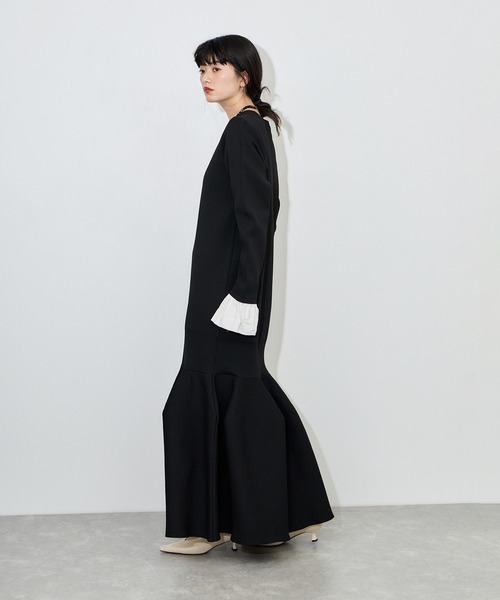 ADAM ET ROPE'(アダムエロペ)の「【サステナブル】フレアヘムニットワンピース /セレモニー対応(ワンピース・レディース・ブラック/ブルー系その他4・38/36)」の12枚目の写真