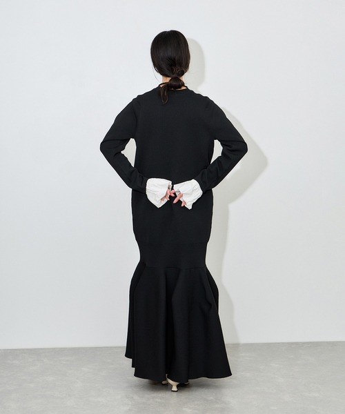 ADAM ET ROPE'(アダムエロペ)の「【サステナブル】フレアヘムニットワンピース /セレモニー対応(ワンピース・レディース・ブラック/ブルー系その他4・38/36)」の14枚目の写真