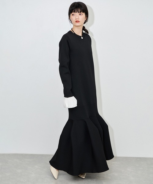 ADAM ET ROPE'(アダムエロペ)の「【サステナブル】フレアヘムニットワンピース /セレモニー対応(ワンピース・レディース・ブラック/ブルー系その他4・38/36)」の17枚目の写真