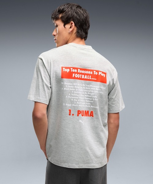 PUMA(プーマ)の「PUMA プーマ メンズ グラフィック フットボール 半袖 Tシャツ(Tシャツ/カットソー・メンズ・ダークグリーン/ライトグレー/ブラック・MEDIUM/SMALL/X-SMALL/LARGE/X-LARGE)」の1枚目の写真