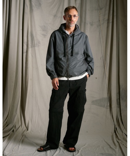 wjk(ダヴルジェイケイ)の「textured nylon short witch blouson(ブルゾン・メンズ・グレー/ブラック・X-LARGE/LARGE/MEDIUM/SMALL)」の16枚目の写真