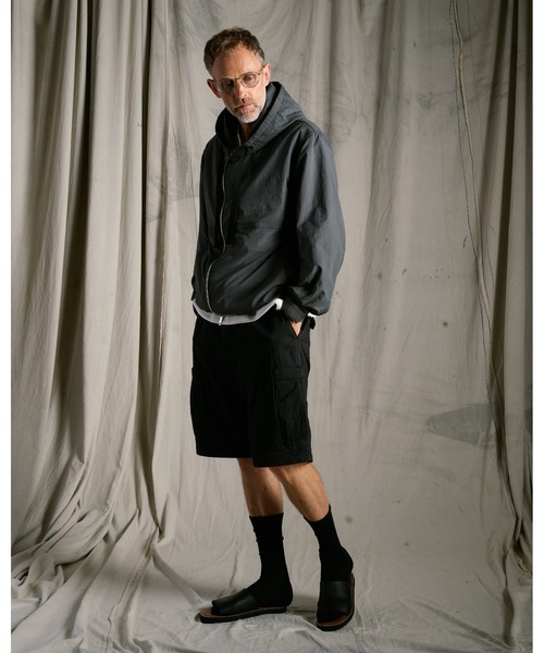 wjk(ダヴルジェイケイ)の「textured nylon short witch blouson(ブルゾン・メンズ・グレー/ブラック・X-LARGE/LARGE/MEDIUM/SMALL)」の18枚目の写真