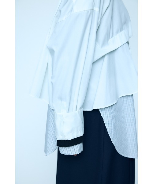 ENFOLD(エンフォルド)の「TUCK WIDE SHIRT(Tシャツ/カットソー・レディース・ホワイト/ダークネイビー・38)」の4枚目の写真