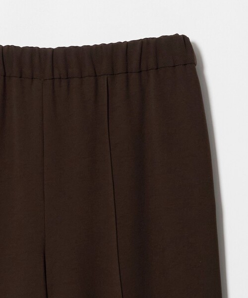 UNITED ARROWS(ユナイテッドアローズ)の「COMFY イージーパンツ ‐ウォッシャブル 防汚 UVカット‐(スラックス・レディース・ブラック/ダークブラウン・36/38)」の13枚目の写真