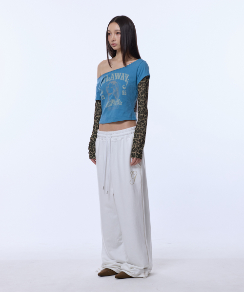 GILAARCHIVE(ギラアーカイブ)の「RUNAWAY GIRL レオパード柄長袖 ブルー(Tシャツ/カットソー・レディース・その他・FREE)」の3枚目の写真