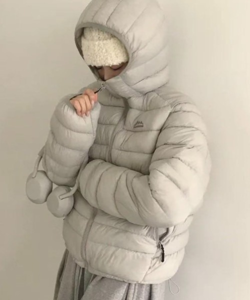 yuue' ( wear )(ユーイ)の「フードパーカー中綿ダウンジャケット/パディングジャケット(ダウンジャケット/コート・レディース・グレー/ブラック・FREE)」の17枚目の写真