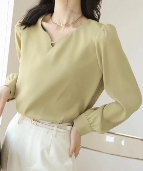 Beststore(ベストストア)の「【上品きれいめ】キーネック 長袖 ブラウス デコルテデザイン オフィスカジュアル(シャツ/ブラウス・レディース・グリーン系/アイボリー/ブラック/ブルー系・L/M)」の3枚目の写真