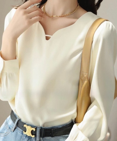 Beststore(ベストストア)の「【上品きれいめ】キーネック 長袖 ブラウス デコルテデザイン オフィスカジュアル(シャツ/ブラウス・レディース・グリーン系/アイボリー/ブラック/ブルー系・L/M)」の5枚目の写真