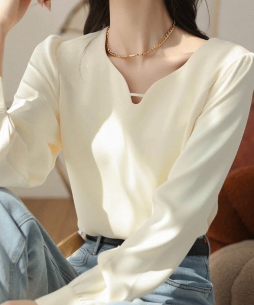 Beststore(ベストストア)の「【上品きれいめ】キーネック 長袖 ブラウス デコルテデザイン オフィスカジュアル(シャツ/ブラウス・レディース・グリーン系/アイボリー/ブラック/ブルー系・L/M)」の6枚目の写真