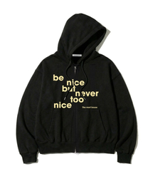BE NICE プリント 2WAY ジップアップパーカー ブラック