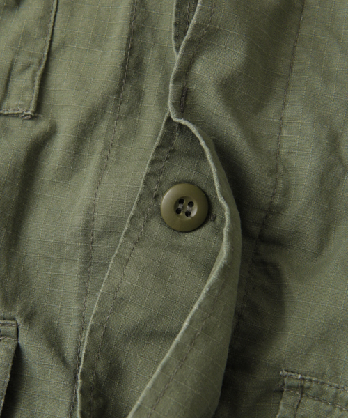 URBAN RESEARCH(アーバンリサーチ)の「UR ROTHCO BDU SHIRTS H.WASH(ブルゾン・レディース・オリーブ/カモフラージュ/ネイビー・FREE)」の14枚目の写真