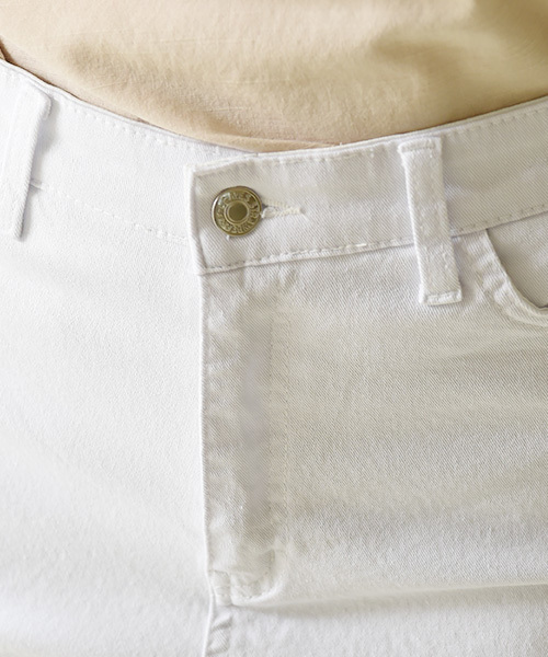 Eldia'lu（エルディアル）の「ハイウエストダメージショートパンツ（デニムパンツ・レディース・ホワイト/ブラック・MEDIUM/LARGE）」の7枚目の写真