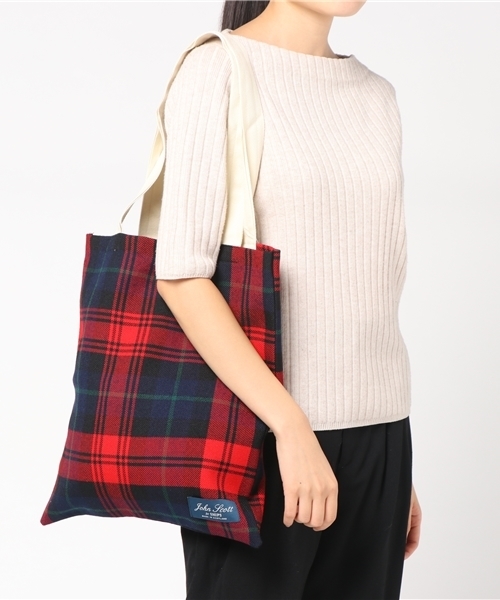 SHIPS（シップス）の「JOHN SCOTT:チェックトートバッグ（トートバッグ・レディース・レッド/グリーン・ONE SIZE）」の3枚目の写真
