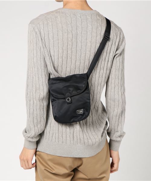PORTER(ポーター)の「PORTER / “FRAME”ショルダーバッグ▲(ショルダーバッグ・メンズ・ブラック/ネイビー・ONE SIZE)」の6枚目の写真