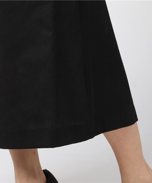 ikka（イッカ）の「深VセミAラインジャンパースカート（ジャンパースカート・レディース・ブラック/スモークグレー・MEDIUM/LARGE）」の6枚目の写真