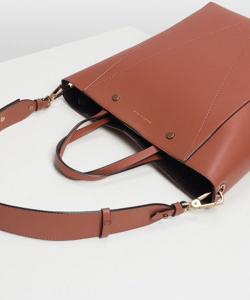 CHARLES & KEITH（チャールズ & キース）の「クラシックトートバッグ / Classic Tote Bag（トートバッグ・レディース・ライトブラウン/オリーブ/ブルー・XL）」の4枚目の写真