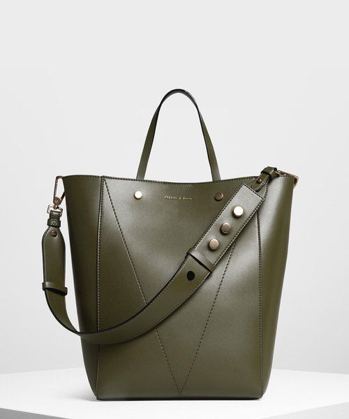 CHARLES & KEITH（チャールズ & キース）の「クラシックトートバッグ / Classic Tote Bag（トートバッグ・レディース・ライトブラウン/オリーブ/ブルー・XL）」の2枚目の写真