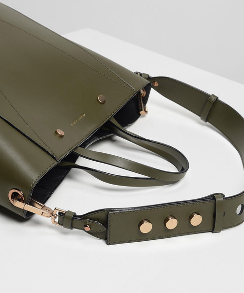 CHARLES & KEITH（チャールズ & キース）の「クラシックトートバッグ / Classic Tote Bag（トートバッグ・レディース・ライトブラウン/オリーブ/ブルー・XL）」の17枚目の写真