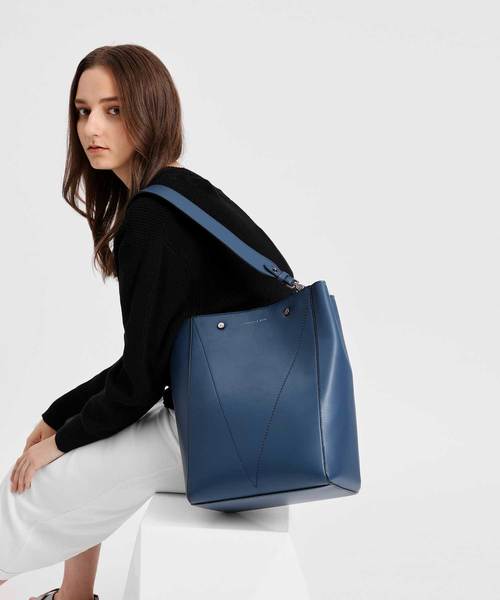 CHARLES & KEITH（チャールズ & キース）の「クラシックトートバッグ / Classic Tote Bag（トートバッグ・レディース・ライトブラウン/オリーブ/ブルー・XL）」の9枚目の写真
