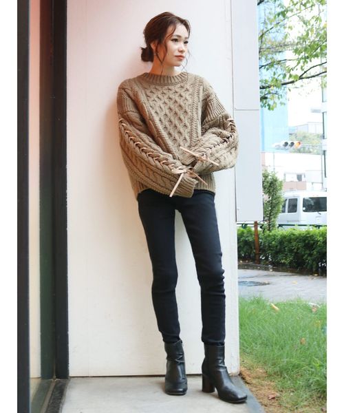Ungrid(アングリッド)の「ブラックハイウエストストスリ(デニムパンツ・レディース・ブラック・23inch/24inch/25inch/27inch/26inch)」の2枚目の写真