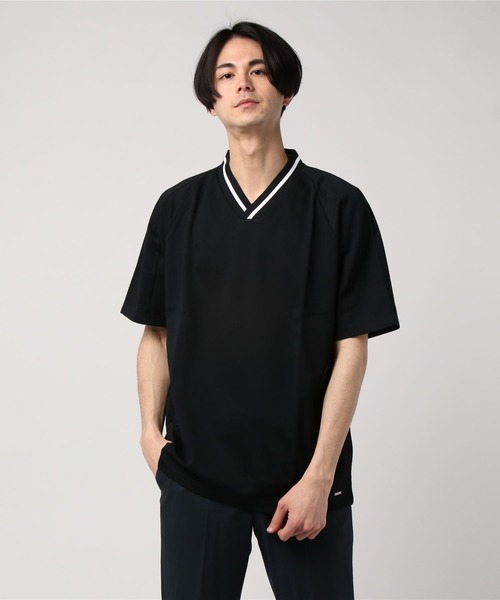 HUGO(ヒューゴ)の「オーバーサイズフィット ショートスリーブ Vネック トップ(Tシャツ/カットソー)」|ブラック系その他