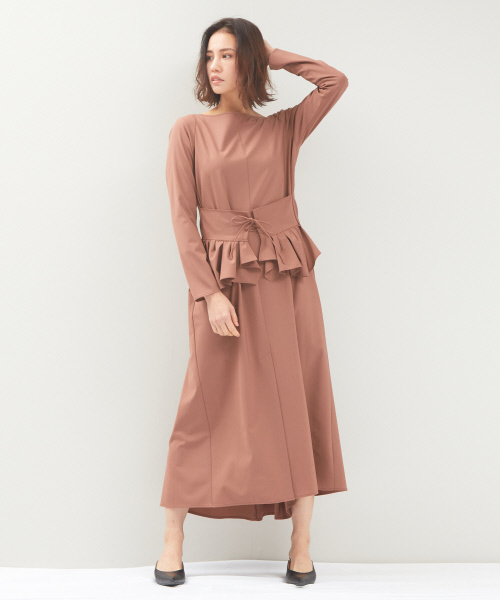 DESIGNWORKS（デザインワークス）の「ウエストペプラムロングワンピース（ワンピース・レディース・ブラウン・38）」の9枚目の写真
