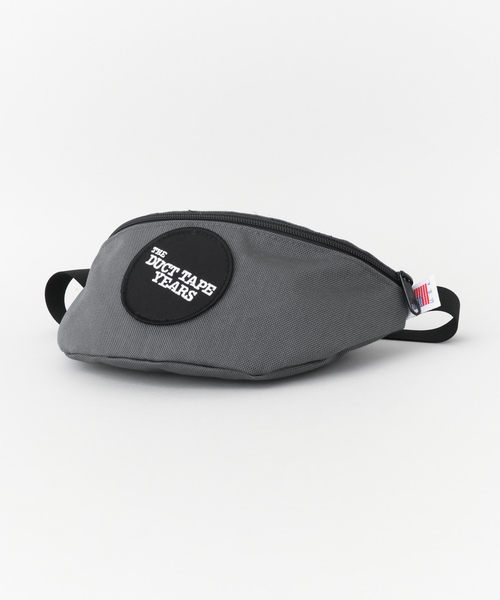 URBAN RESEARCH（アーバンリサーチ）の「THE DUCT TAPE YEARS DOT LOGO FANNY PACK（ボディ