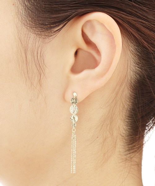 COCOSHNIK(ココシュニック)の「K10テクスチャープレート ラウンドカットボール スタッドピアス(ピアス(両耳用)・レディース・ホワイト系その他7・00)」の6枚目の写真