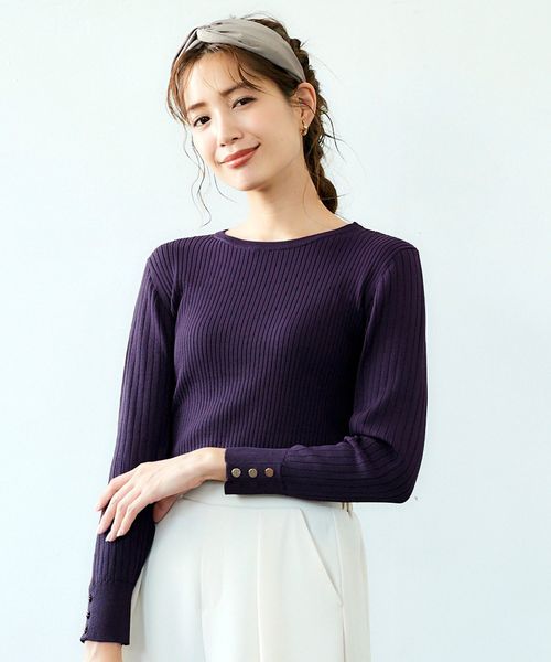 Perle Peche(ペルルペッシュ)の「メタルボタンリブニットプルオーバー(ニット/セーター)」|パープル