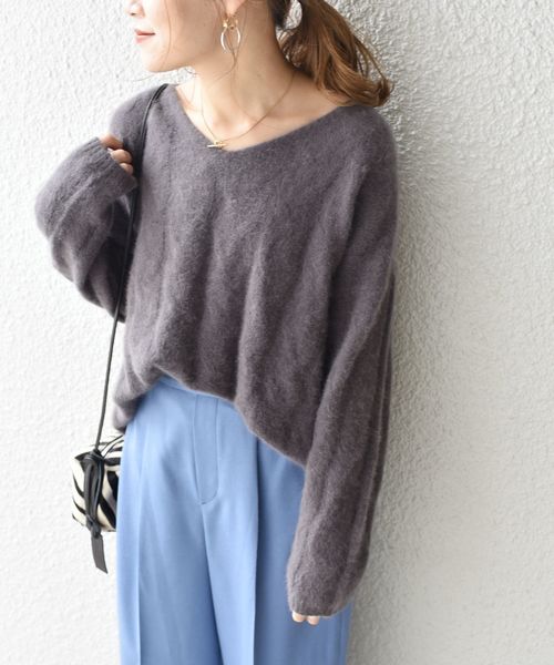 SHIPS(シップス)の「フォックスケーブルVネックプルオーバー◇(ニット/セーター・レディース・ベージュ/パープル/ダークグレー/キャメル/ブルー・ONE SIZE)」の13枚目の写真