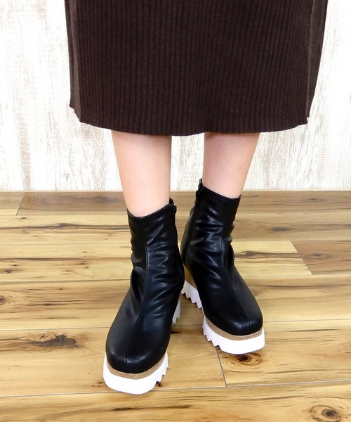 minia（ミニア）の「プラットフォームソックスミドルブーツ [ minia ]（ブーツ・レディース・ブラック/ベージュ/ブラック系その他・LL/S/M/L）」の7枚目の写真