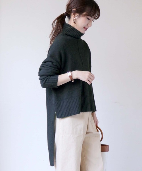HER CLOSET（ハークローゼット）の「【入荷なし】【HERCLOSET】前後差スリットハイネックニットプルオーバー（ニット/セーター・レディース・ブラック/ベージュ/ブルー/ライトベージュ・M）」の6枚目の写真