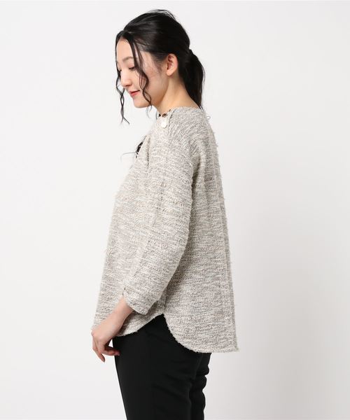 BELLUNA(ベルーナ)の「ファンシー素材肩ボタンプルオーバー(Tシャツ/カットソー・レディース・ブラック/ベージュ/セージグリーン/コーラル・MEDIUM/X-LARGE/LARGE)」の11枚目の写真