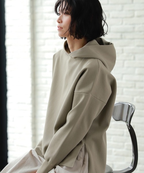 LAKOLE（ラコレ）の「ミラノリブニットフーディー / LAKOLE（パーカー・レディース・ベージュ/オフホワイト/ライトブラウン/スモーク・SMALL/MEDIUM）」の3枚目の写真