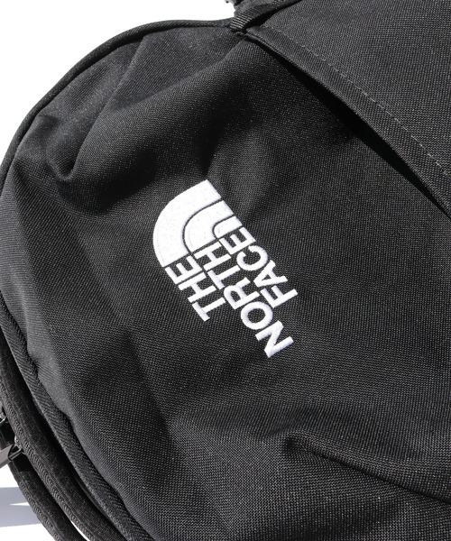 THE NORTH FACE(ザノースフェイス)の「THE NORTH FACE/ザ・ノースフェイス PIVOTER 100% NYLON BAG(バックパック/リュック・メンズ・ブラック/ブルー/ベージュ・ONE SIZE)」の9枚目の写真