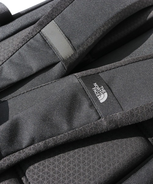 THE NORTH FACE(ザノースフェイス)の「THE NORTH FACE/ザ・ノースフェイス PIVOTER 100% NYLON BAG(バックパック/リュック・メンズ・ブラック/ブルー/ベージュ・ONE SIZE)」の12枚目の写真