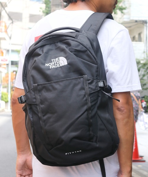 THE NORTH FACE(ザノースフェイス)の「THE NORTH FACE/ザ・ノースフェイス PIVOTER 100% NYLON BAG(バックパック/リュック・メンズ・ブラック/ブルー/ベージュ・ONE SIZE)」の16枚目の写真