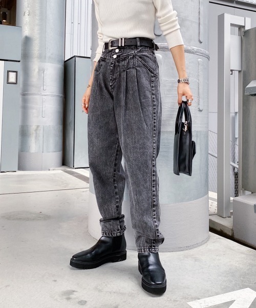 PAGEBOY(ページボーイ)の「エルゴノミックジーンズ(デニムパンツ・レディース・ブラック系その他/ケミカルウォッシュ・25inch/26inch)」の10枚目の写真