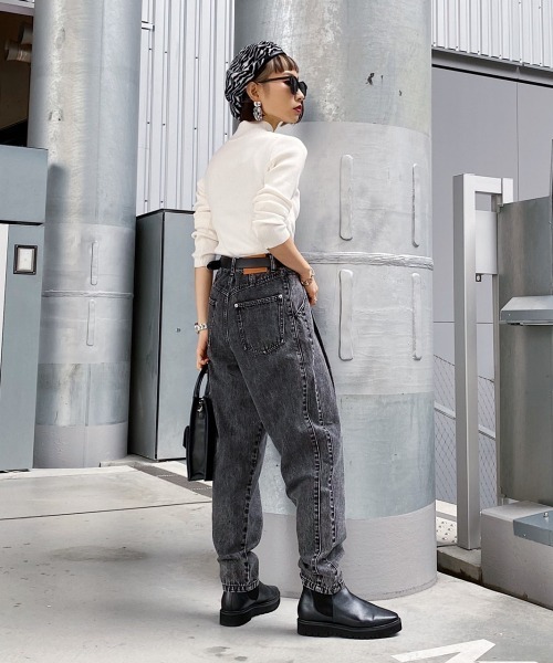 PAGEBOY(ページボーイ)の「エルゴノミックジーンズ(デニムパンツ・レディース・ブラック系その他/ケミカルウォッシュ・25inch/26inch)」の11枚目の写真