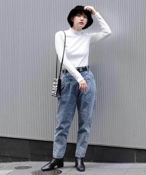 PAGEBOY(ページボーイ)の「エルゴノミックジーンズ(デニムパンツ・レディース・ブラック系その他/ケミカルウォッシュ・25inch/26inch)」の15枚目の写真