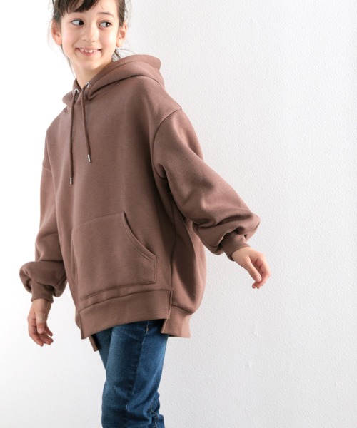 classicalelf（クラシカルエルフ）の「キッズ ビッグシルエット スリット入り無地プルオーバーパーカー(長袖)（パーカー・キッズ・ベージュ/モカ/ライトカーキ・130/140/150）」の4枚目の写真