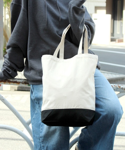 United Athle（ユナイテッドアスレ）の「【UNITED ATHLE】ユナイテッドアスレ ヘビーコットンキャンバストートバッグ Mサイズ 1460（トートバッグ・レディース・ブラック/ベージュ系1/ナチュラル/ネイビー/ベージュ系3/ベージュ系2/ライトグレー/ベージュ系4/レッド・M）」の4枚目の写真