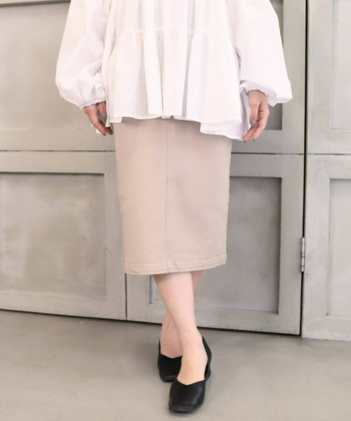 moment+（モーメントプラス）の「ストレッチデニム＆ツイル バックスリットタイトスカート（デニムスカート・レディース・ブラック/サックスブルー/インディゴブルー/アイボリー/グレイッシュベージュ/カーキ/オフホワイト/ブラック系その他・S/M/L）」の10枚目の写真