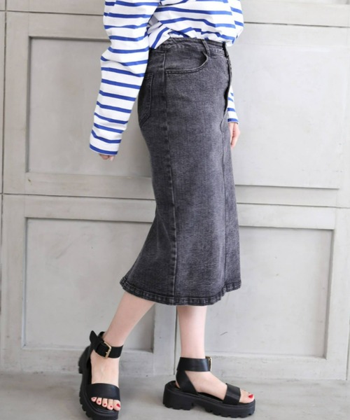 moment+（モーメントプラス）の「ストレッチデニム＆ツイル バックスリットタイトスカート（デニムスカート・レディース・ブラック/サックスブルー/インディゴブルー/アイボリー/グレイッシュベージュ/カーキ/オフホワイト/ブラック系その他・S/M/L）」の18枚目の写真